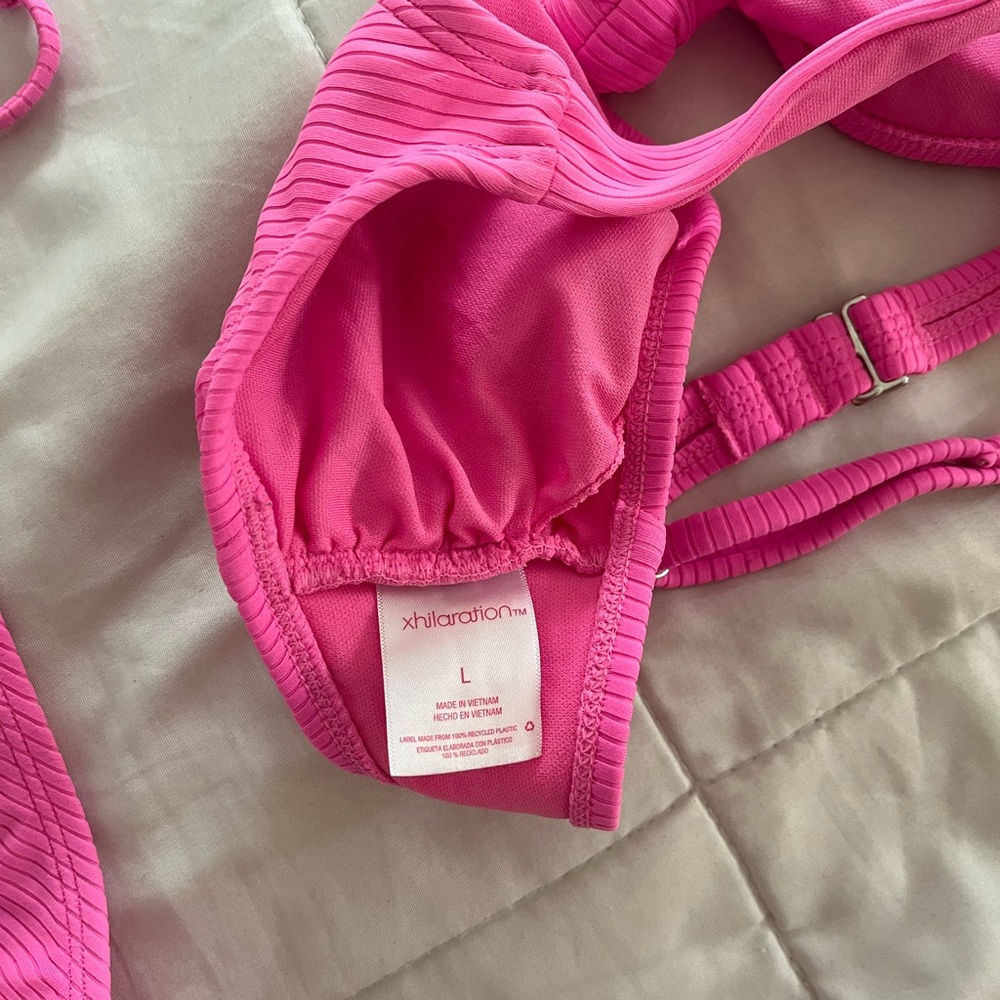 Swimsuits - Picture 5 of 6